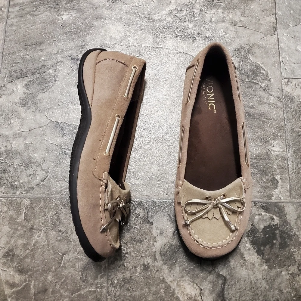 Vionic Orthaheel Petaluma Oak Taupe Suede Leather Kiltie Moc Toe Driving Loafers